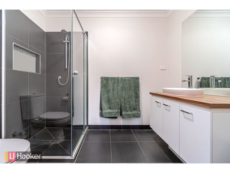 7 Tarrion Rise, Craigieburn VIC 3064