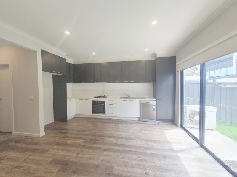 12/8-10 Fortitude Drive, Craigieburn VIC 3064