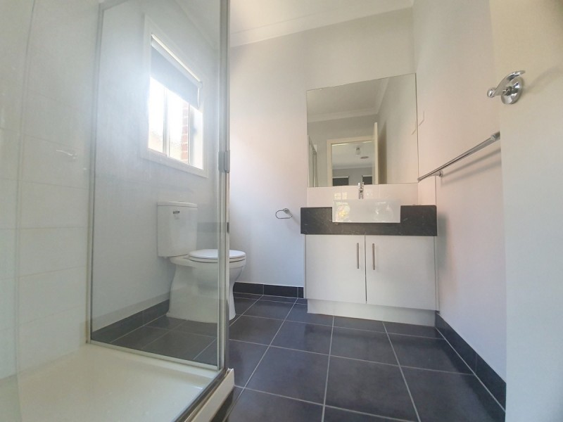 5 Clayton Road, Craigieburn VIC 3064