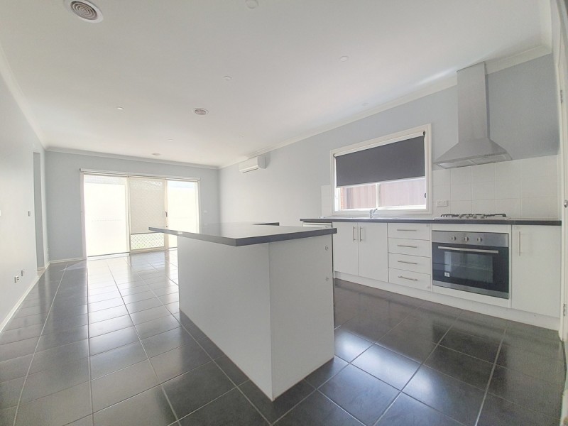 5 Clayton Road, Craigieburn VIC 3064