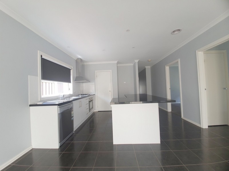 5 Clayton Road, Craigieburn VIC 3064