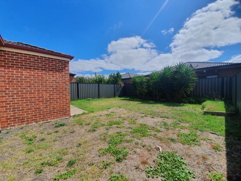 5 Clayton Road, Craigieburn VIC 3064