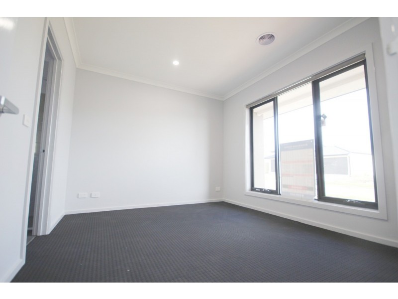 20 Heslop Street, Mickleham VIC 3064