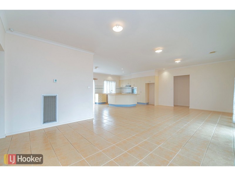 12 Creighton Way, Craigieburn VIC 3064