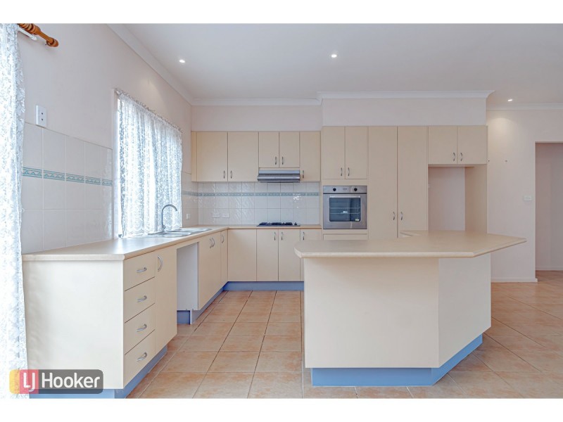 12 Creighton Way, Craigieburn VIC 3064