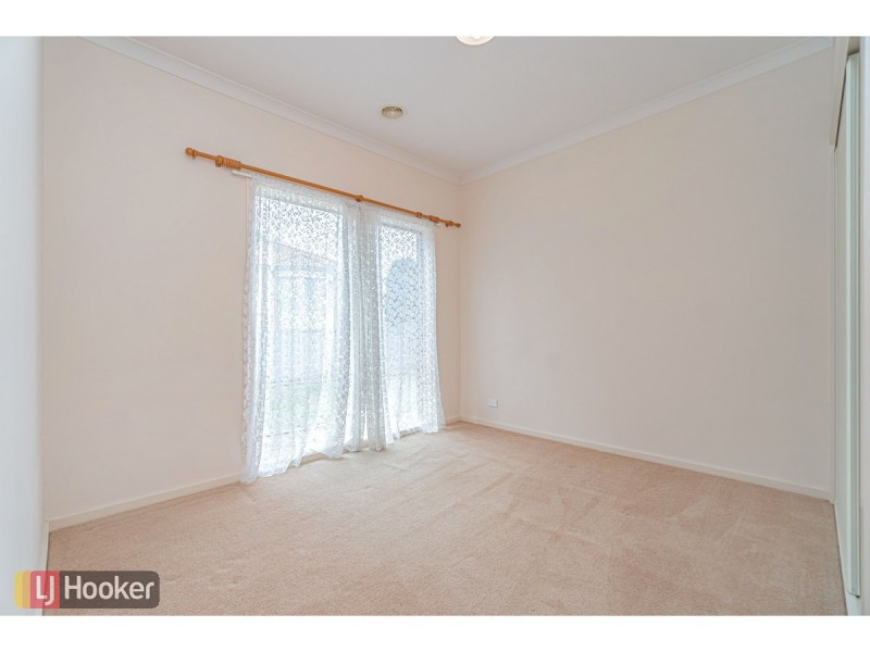 12 Creighton Way, Craigieburn VIC 3064