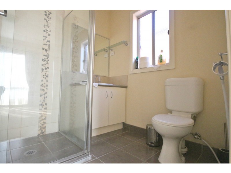 8 Ebony Circuit, Craigieburn VIC 3064