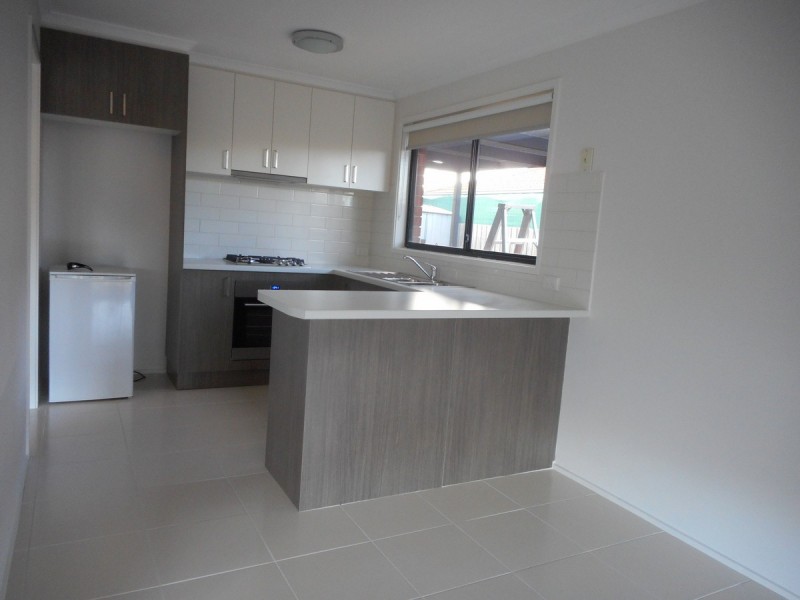 18 Newlyn Drive, Craigieburn VIC 3064