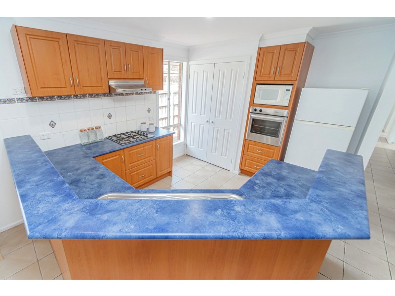 9 Lachlan Crescent, Roxburgh Park VIC 3064