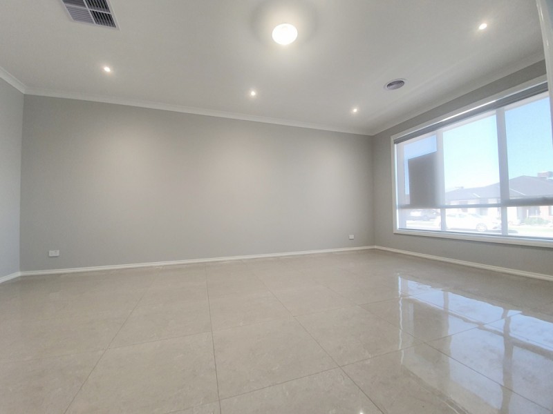 7 Roebling Street, Craigieburn VIC 3064