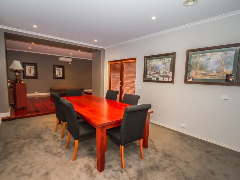 18 Durban Place, Craigieburn VIC 3064