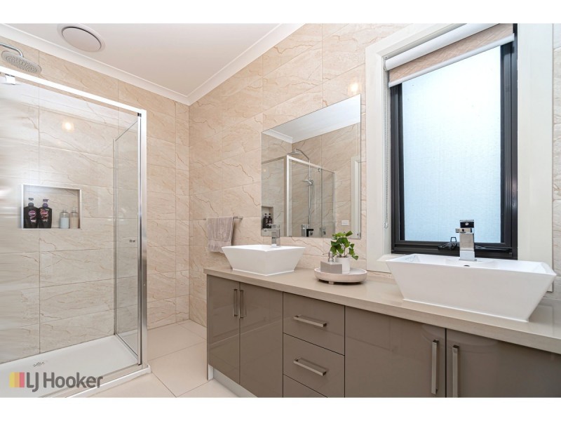 7 Recreation Street, Roxburgh Park VIC 3064