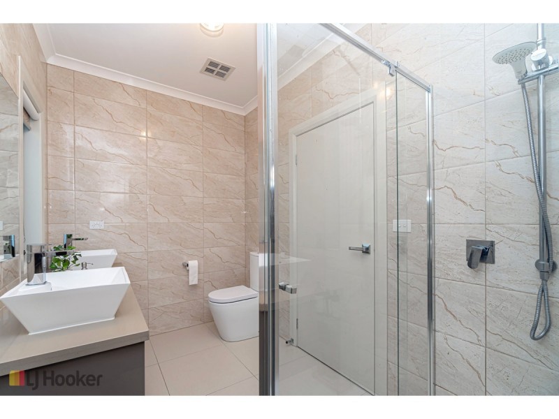 7 Recreation Street, Roxburgh Park VIC 3064