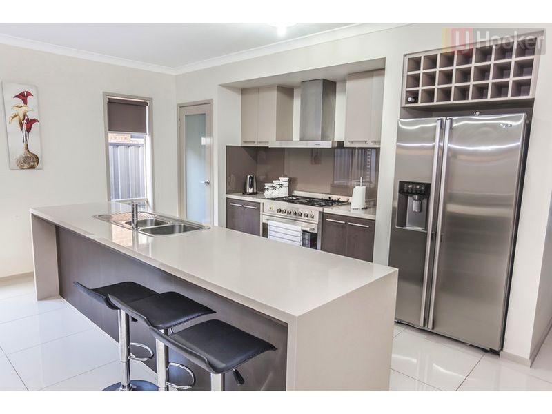 9 Falls Avenue, Craigieburn VIC 3064