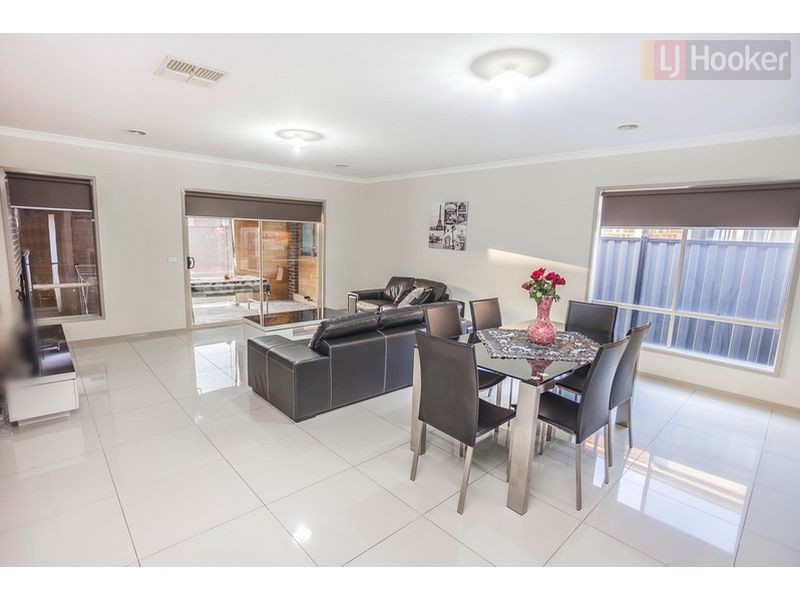 9 Falls Avenue, Craigieburn VIC 3064