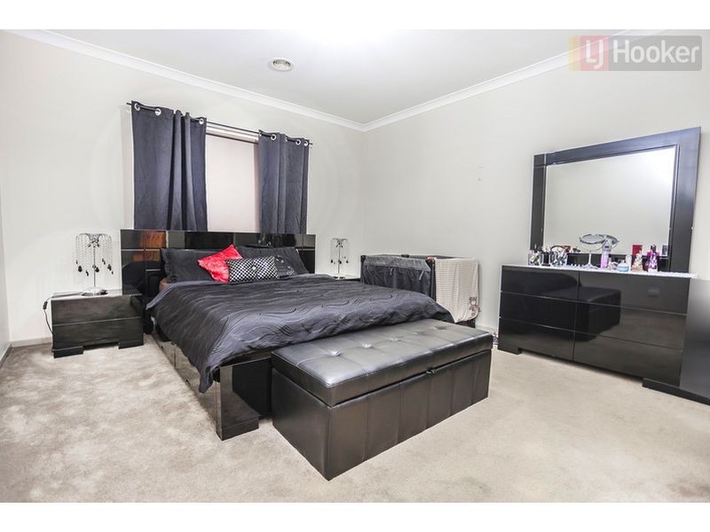 9 Falls Avenue, Craigieburn VIC 3064