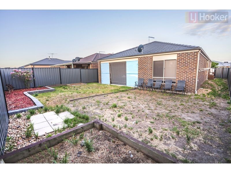 9 Falls Avenue, Craigieburn VIC 3064