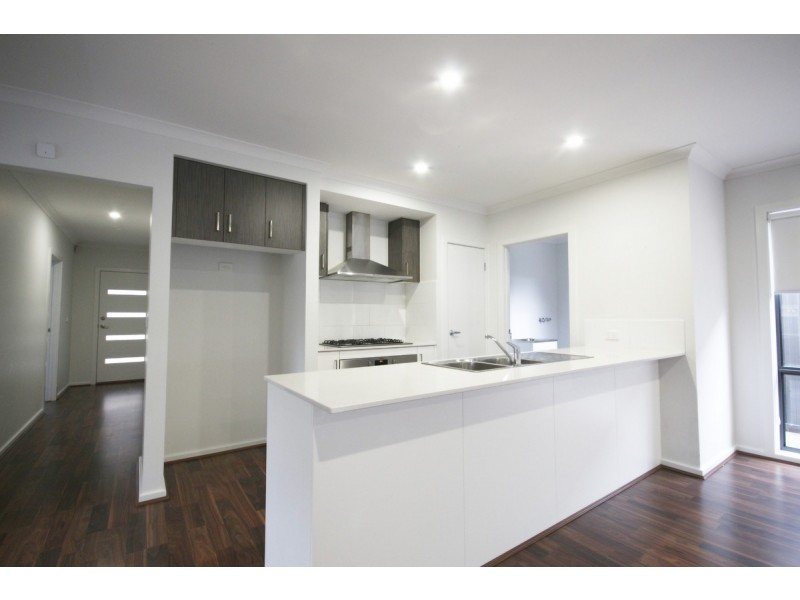 4 Element Street, Craigieburn VIC 3064