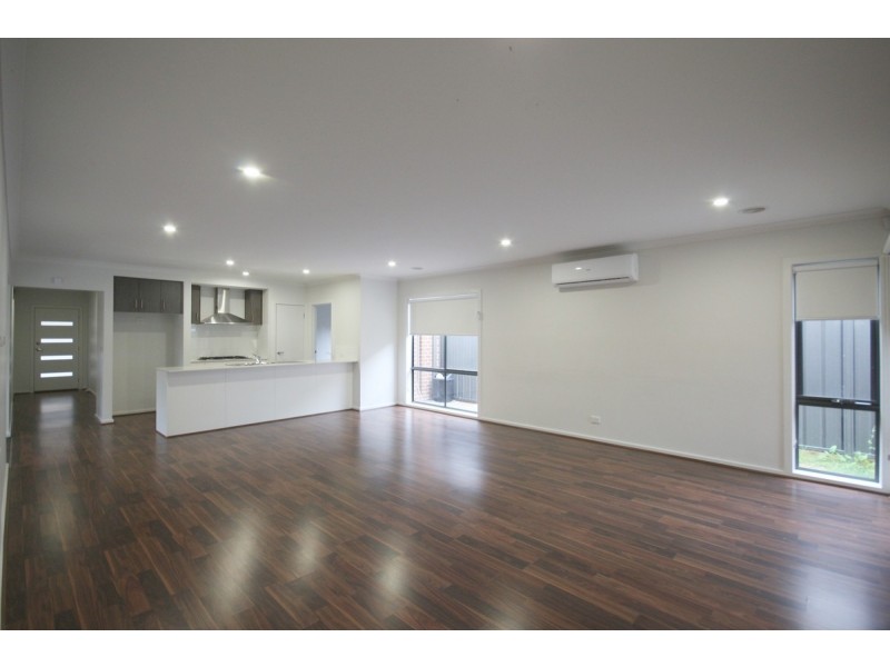 4 Element Street, Craigieburn VIC 3064