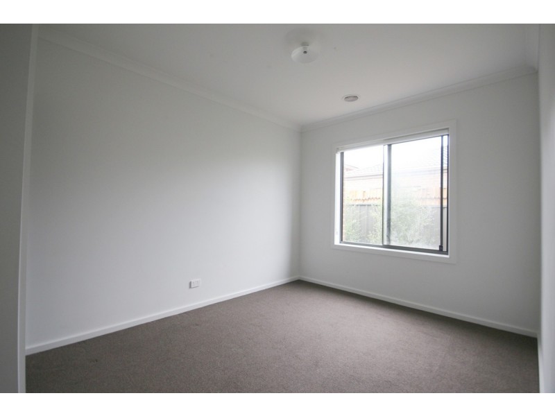 4 Element Street, Craigieburn VIC 3064