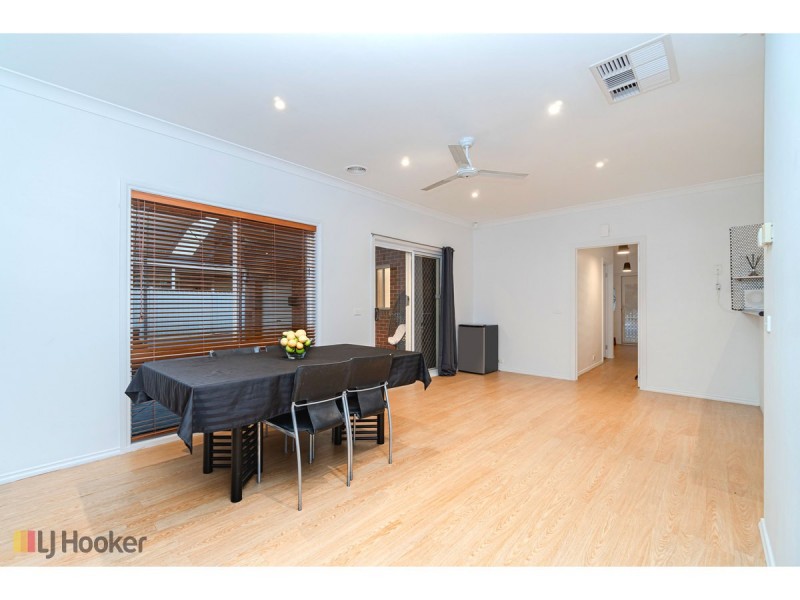 1 Mulberry Pass, Craigieburn VIC 3064