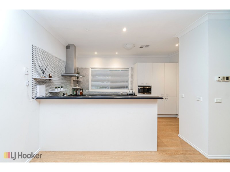 1 Mulberry Pass, Craigieburn VIC 3064