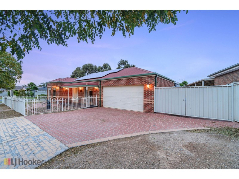 1 Mulberry Pass, Craigieburn VIC 3064