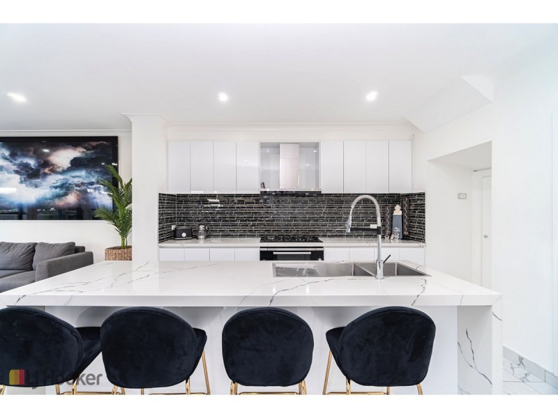 12 Wintersun Court, Roxburgh Park VIC 3064