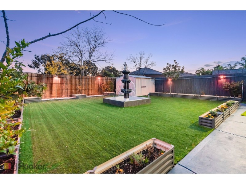 12 Wintersun Court, Roxburgh Park VIC 3064