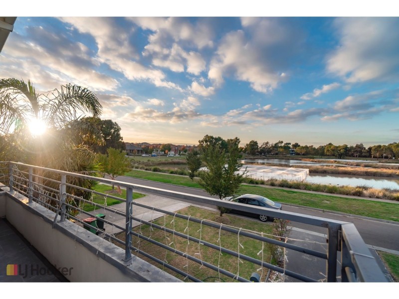 12 Wintersun Court, Roxburgh Park VIC 3064