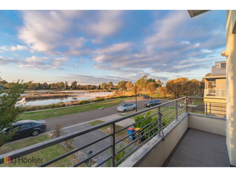 12 Wintersun Court, Roxburgh Park VIC 3064