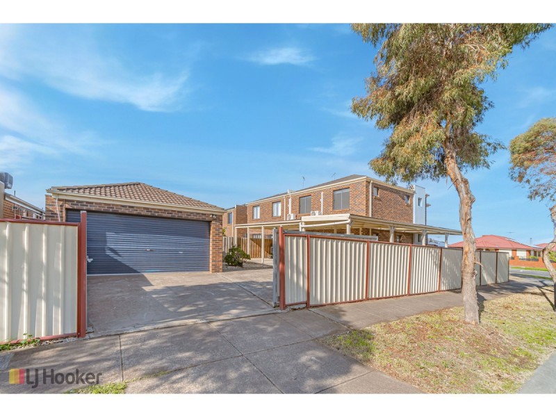 96 Hayfield Road, Roxburgh Park VIC 3064
