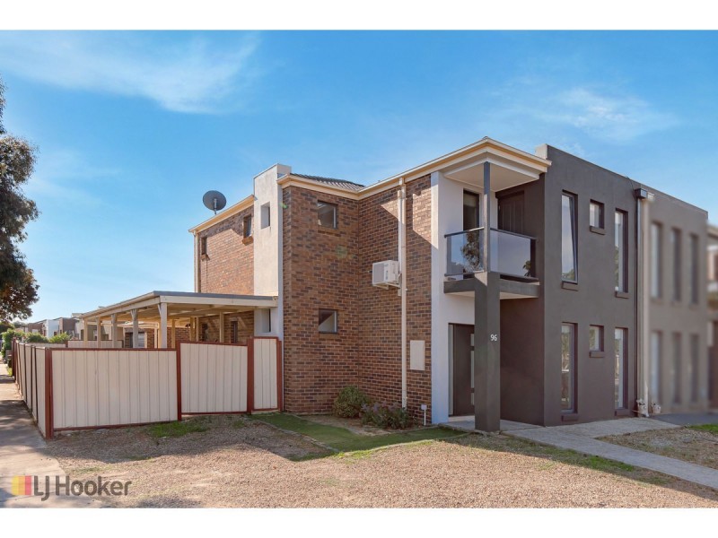 96 Hayfield Road, Roxburgh Park VIC 3064