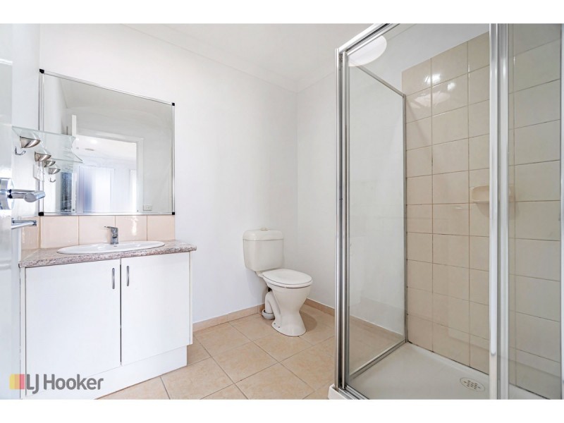 96 Hayfield Road, Roxburgh Park VIC 3064