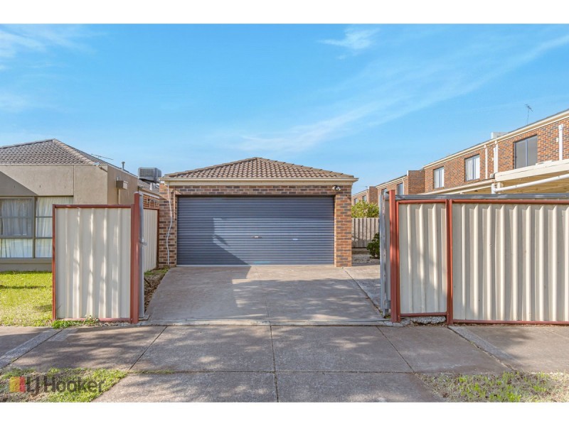 96 Hayfield Road, Roxburgh Park VIC 3064