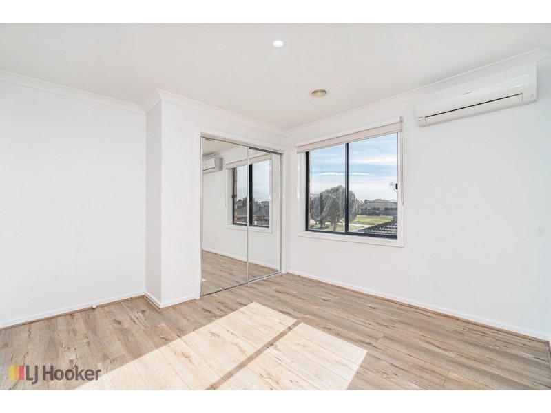 96 Hayfield Road, Roxburgh Park VIC 3064