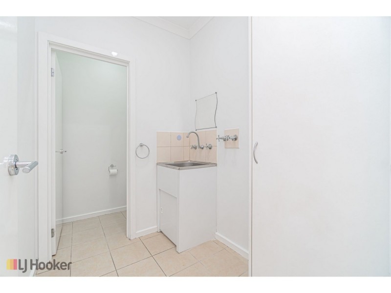 96 Hayfield Road, Roxburgh Park VIC 3064