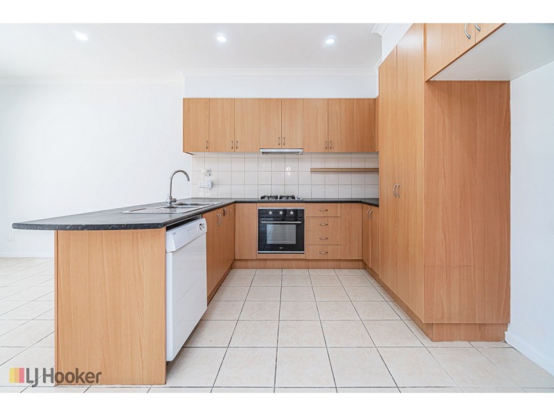 96 Hayfield Road, Roxburgh Park VIC 3064