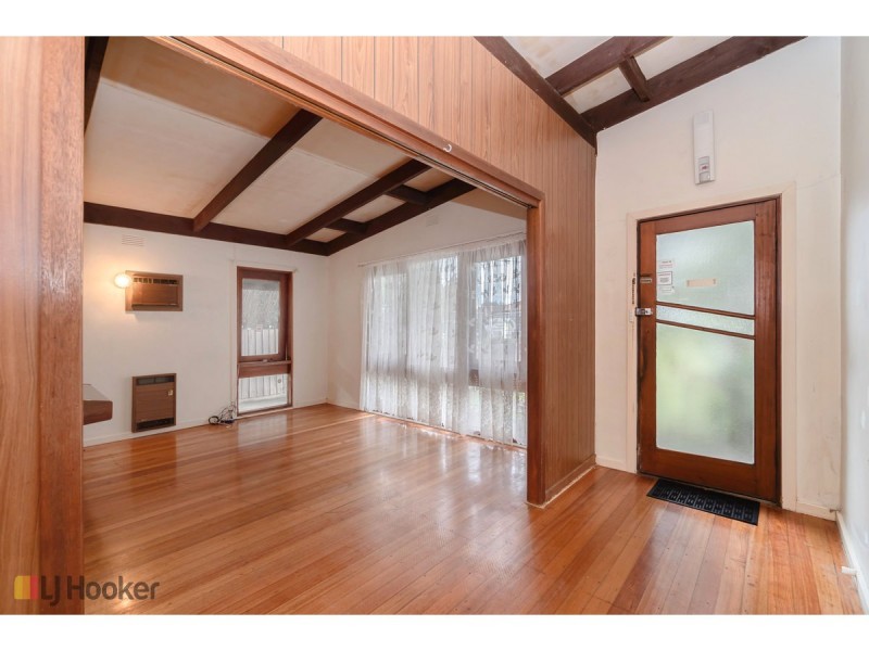 8 Wattleglen Street, Craigieburn VIC 3064