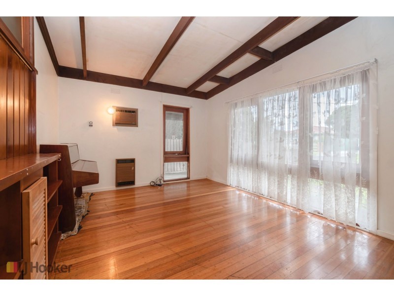 8 Wattleglen Street, Craigieburn VIC 3064