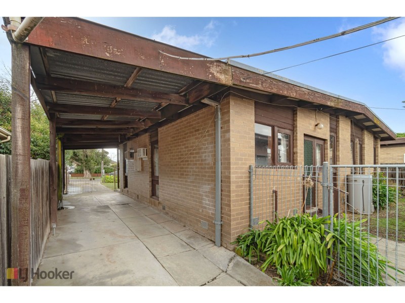 8 Wattleglen Street, Craigieburn VIC 3064