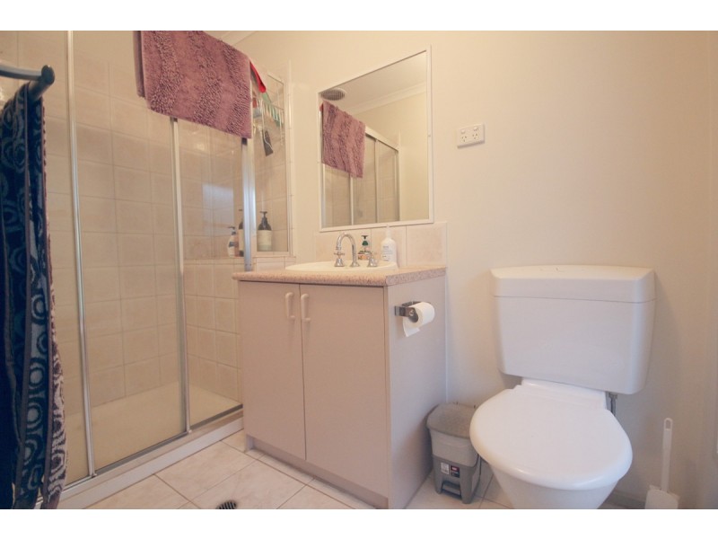 11 Brearley Place, Roxburgh Park VIC 3064