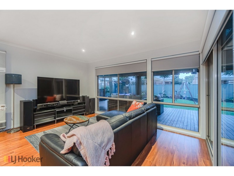 11 Studley Park Way, Craigieburn VIC 3064