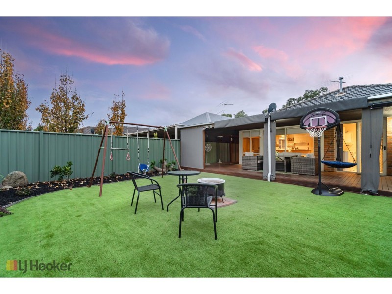 11 Studley Park Way, Craigieburn VIC 3064