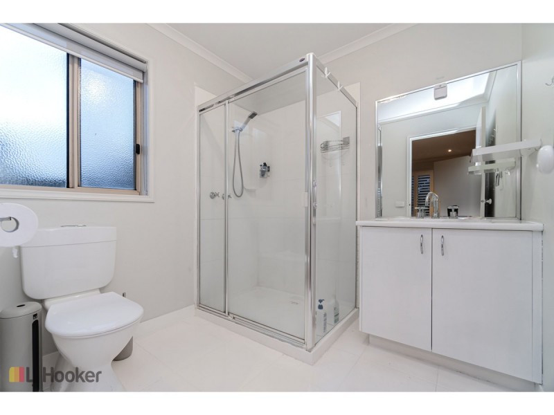 11 Studley Park Way, Craigieburn VIC 3064