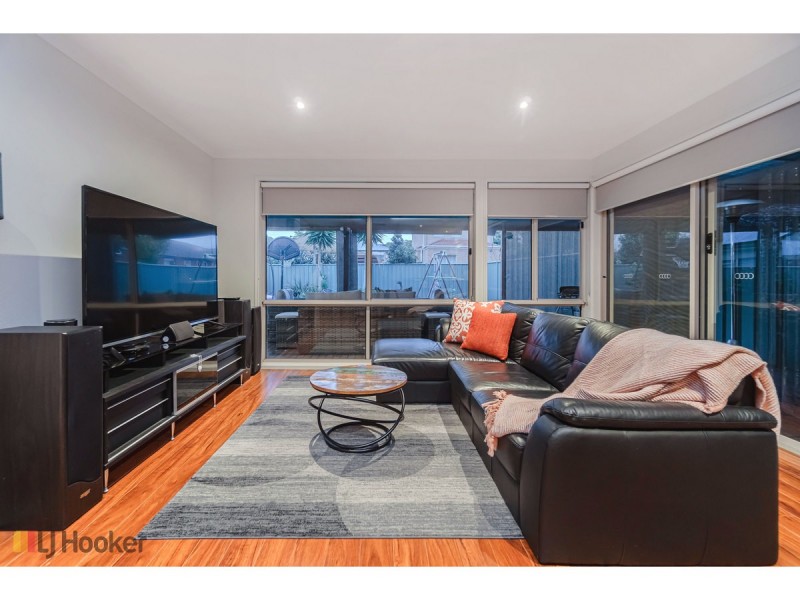 11 Studley Park Way, Craigieburn VIC 3064