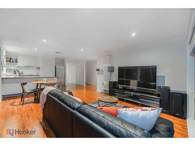 11 Studley Park Way, Craigieburn VIC 3064