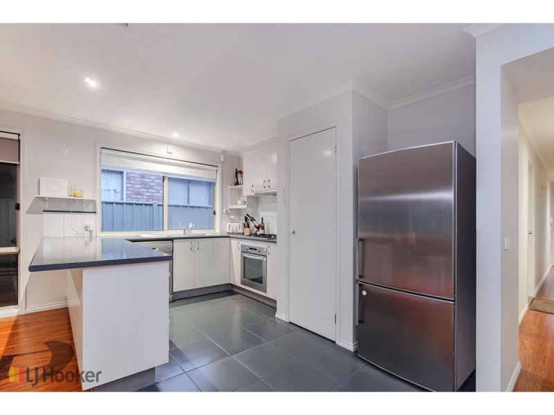 11 Studley Park Way, Craigieburn VIC 3064