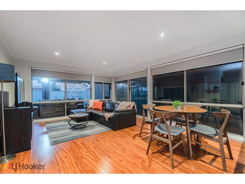 11 Studley Park Way, Craigieburn VIC 3064