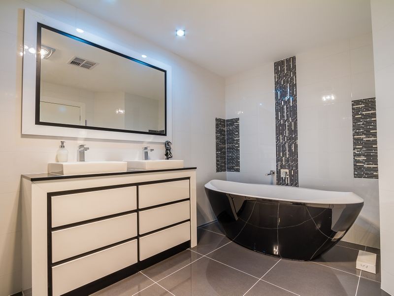 29 Biltmore Cresent, Roxburgh Park VIC 3064